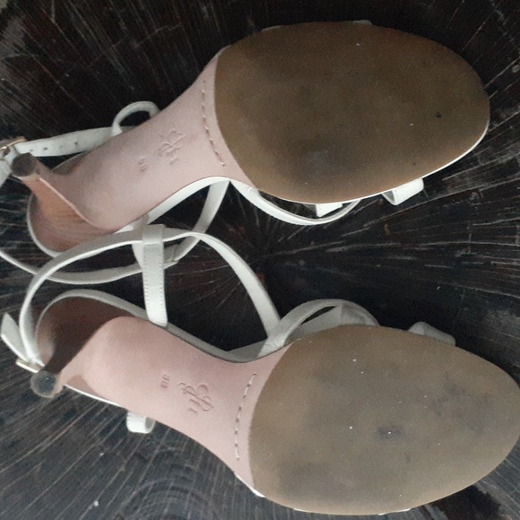 Cole Haan White Belt Strapped Open-Toe Heels Sz 8B - Picture 5 of 5